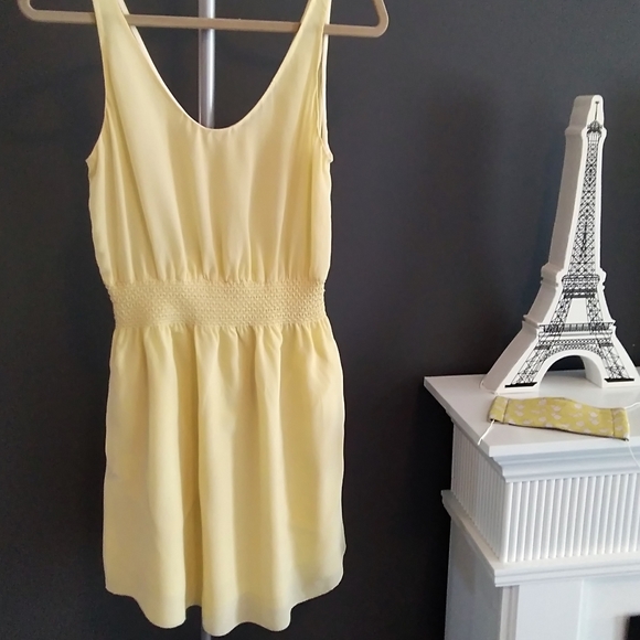 Babaton Dresses & Skirts - Babaton "Blythe" 💯% Silk Dress & Mask